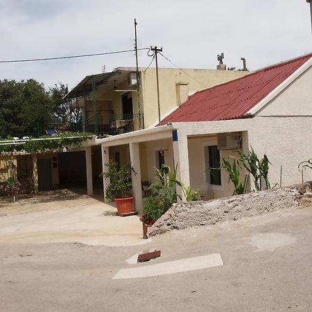 Apartments Viktorija Starigrad Paklenica Buitenkant foto