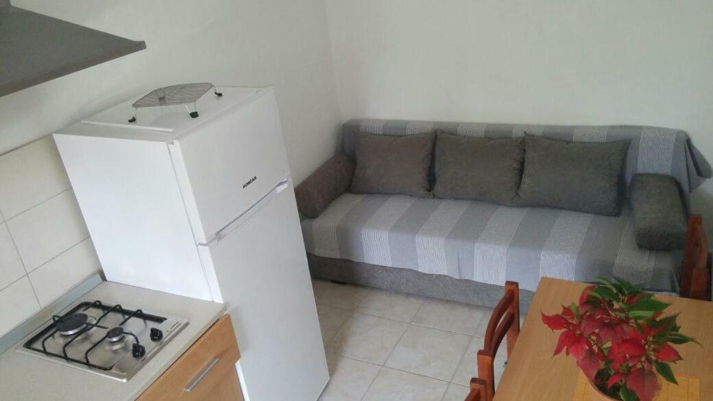 Apartments Viktorija Starigrad Paklenica Buitenkant foto