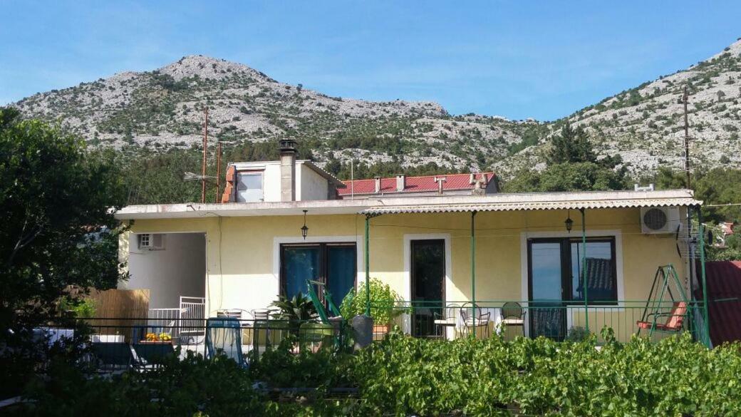 Apartments Viktorija Starigrad Paklenica Buitenkant foto