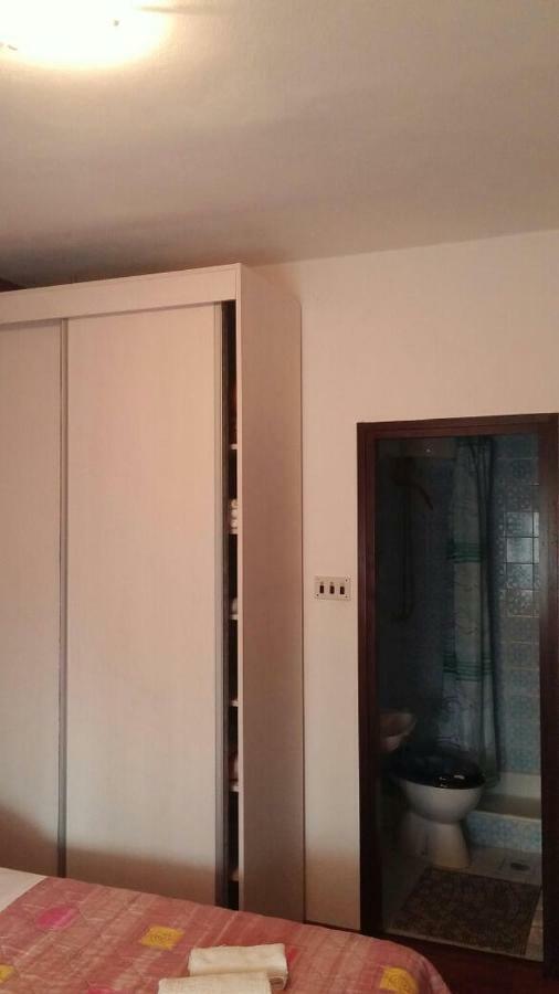 Apartments Viktorija Starigrad Paklenica Buitenkant foto