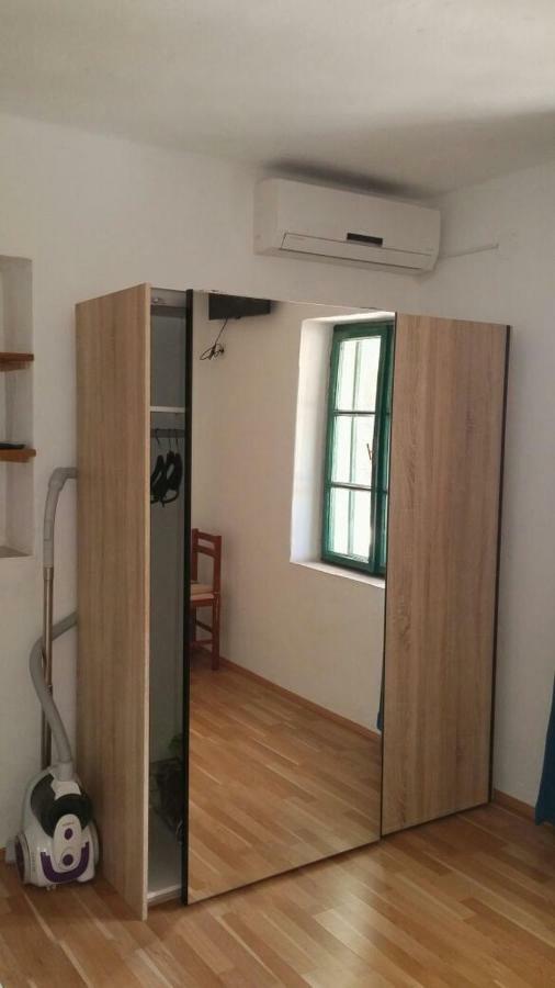 Apartments Viktorija Starigrad Paklenica Buitenkant foto