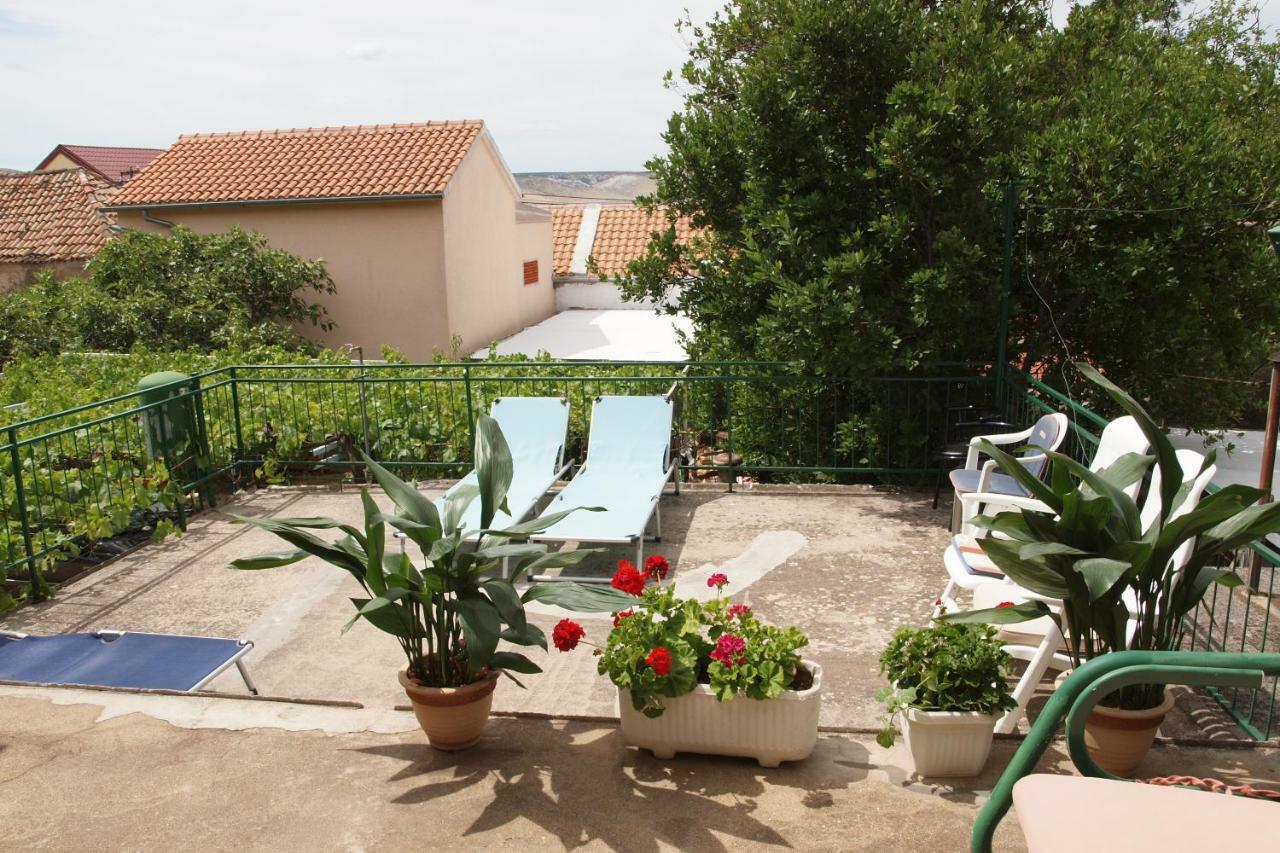 Apartments Viktorija Starigrad Paklenica Buitenkant foto